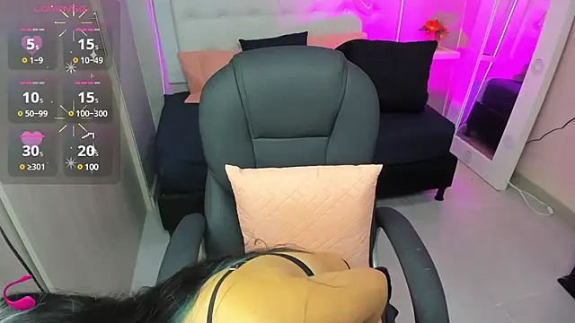 Snapshot of EMALINDA__HILSS chatting on March 2025 11:53:01 AM EMALINDA HILSS online show from March 2025 11:53:01 AM