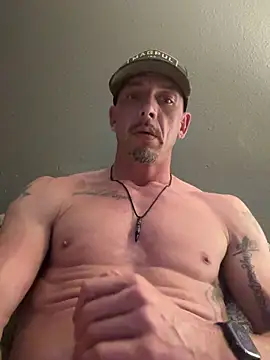 Snapshot of mike_hawks_nice chatting on January 2025 01:28:01 AM mike hawks nice online show from January 2025 01:28:01 AM