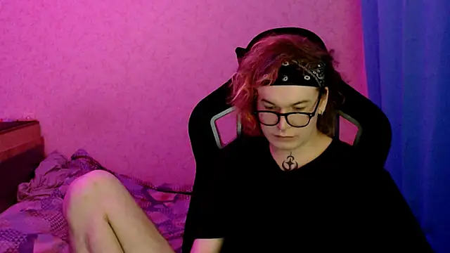 Snapshot of Steve_Mi chatting on November 2025 05:03:02 PM Steve Mi online show from November 2025 05:03:02 PM