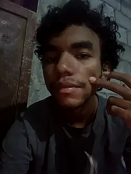 Reynold2608 online show from September 2025 01:44:01 AM