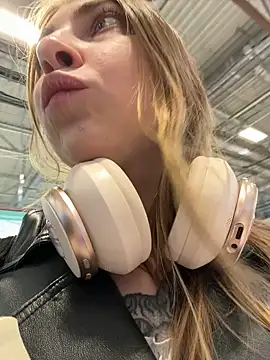 Sunny   Bunny online show from March 2025 05:17:02 PM