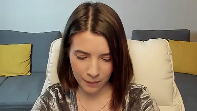 Anita Robby online show from November 2025 01:32:01 PM