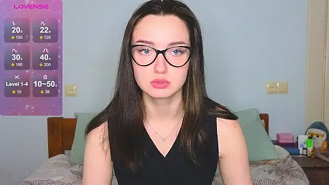 Snapshot of Wild_Sophie_ chatting on December 2024 04:28:01 PM Wild Sophie online show from December 2024 04:28:01 PM