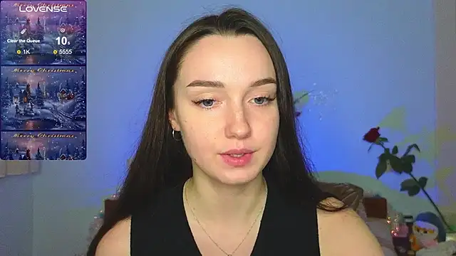 Snapshot of Wild_Sophie_ chatting on December 2024 06:41:01 PM Wild Sophie online show from December 2024 06:41:01 PM