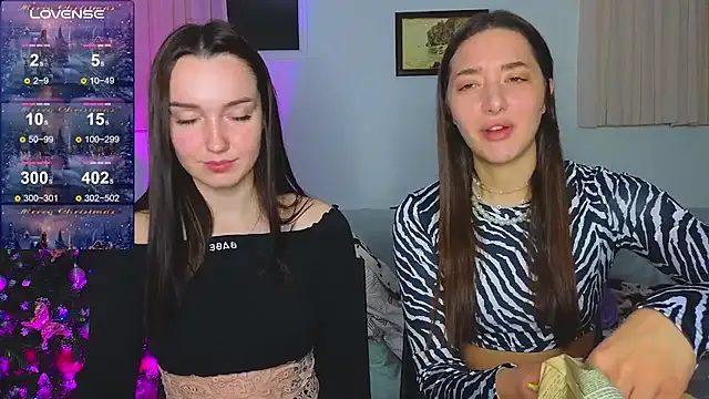 Snapshot of Wild_Sophie_ chatting on December 2024 05:46:01 PM Wild Sophie online show from December 2024 05:46:01 PM