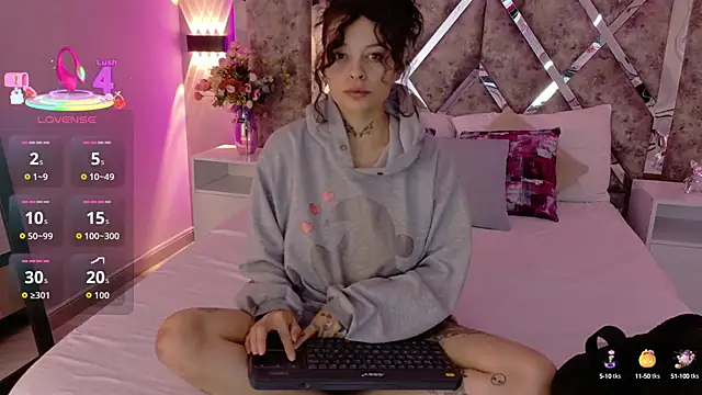 KatherineGomez online show from October 2025 02:01:02 AM