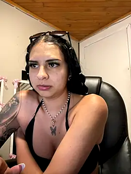 Hilary pinkk online show from September 2025 01:05:01 AM