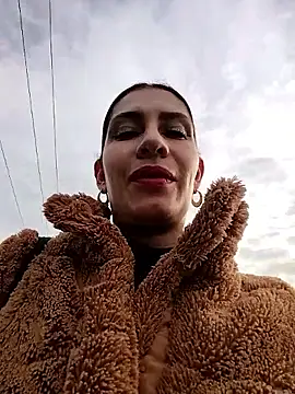 Alysson-- online show from November 2025 12:16:01 PM