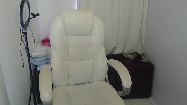 Abby Halliwey online show from January 2025 03:44:01 PM