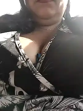 sara pineros online show from December 2024 08:33:02 PM