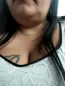 sara pineros online show from January 2025 05:00:01 PM