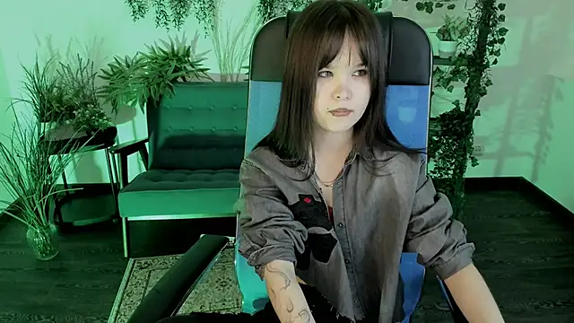 Elainebeness online show from February 2026 07:17:02 PM