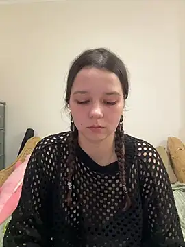 PoppyRobinson online show from January 2025 06:38:01 PM