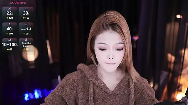 Snapshot of LucyKI chatting on December 2024 01:38:02 PM LucyKI online show from December 2024 01:38:02 PM