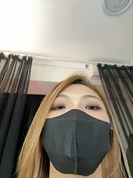 Snapshot of LucyKI chatting on January 2025 04:17:01 PM LucyKI online show from January 2025 04:17:01 PM