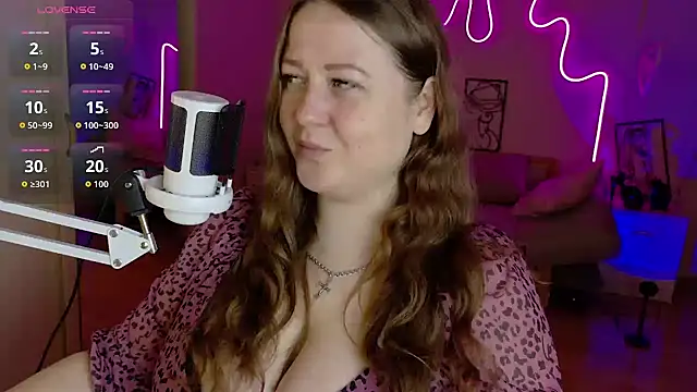 LizzyShine online show from October 2025 08:00:02 PM