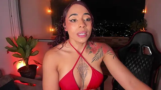 Snapshot of emilyfitness chatting on December 2024 06:10:02 AM emilyfitness online show from December 2024 06:10:02 AM