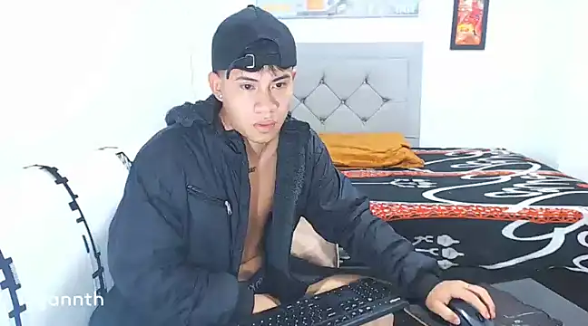 logannth online show from January 2025 09:43:02 PM