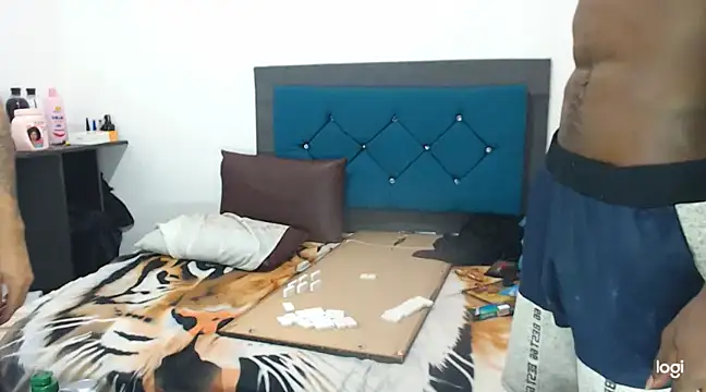 logannth online show from March 2025 06:06:02 AM