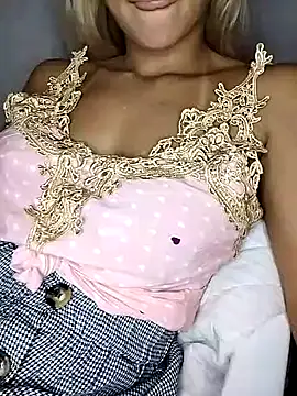 fofinhaa12 online show from March 2025 01:46:02 PM