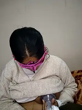 bigtitsqueen online show from January 2026 09:33:01 AM