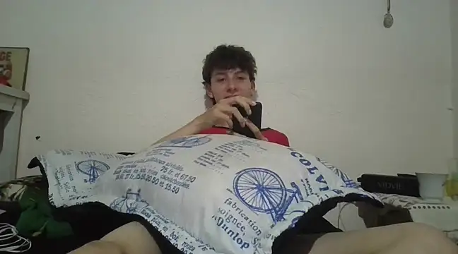 Snapshot of Dylan_desire_ chatting on January 2025 11:10:02 PM Dylan desire online show from January 2025 11:10:02 PM