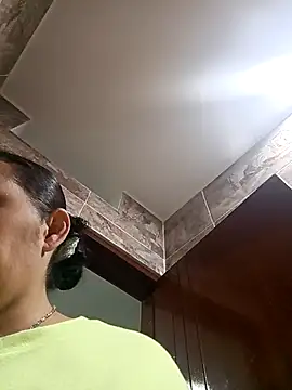 MirandaSoto online show from November 2025 04:00:01 AM