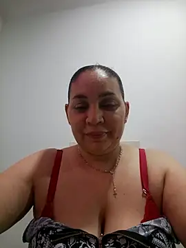 Snapshot of MirandaSoto chatting on May 2026 03:57:02 AM MirandaSoto online show from May 2026 03:57:02 AM
