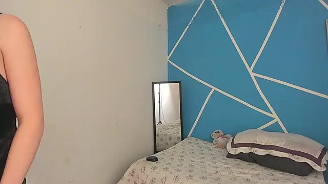 Snapshot of britny_clouds chatting on January 2025 03:50:01 PM britny clouds online show from January 2025 03:50:01 PM