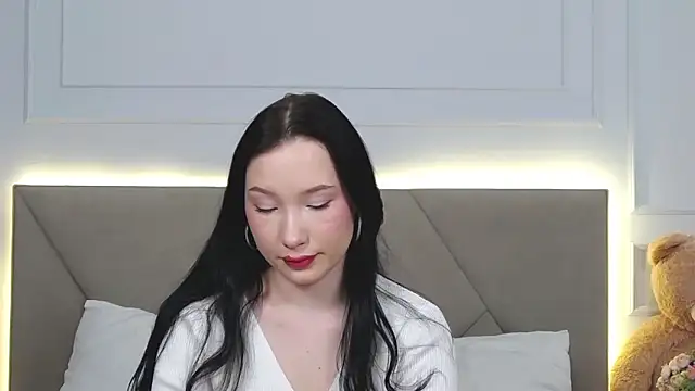 LeilaLow online show from January 2025 03:18:02 PM