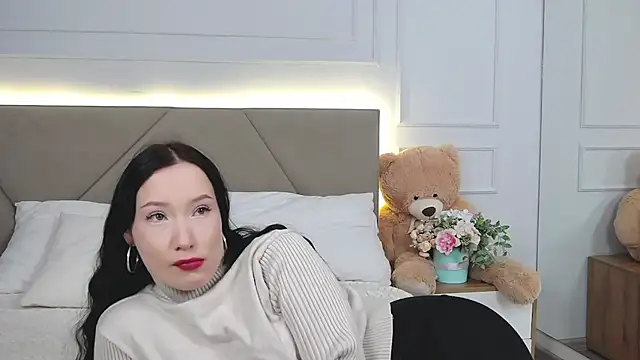 LeilaLow online show from March 2025 11:58:01 AM