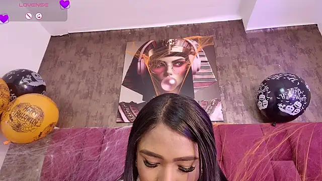 nicole  parker1 online show from October 2025 06:30:02 PM