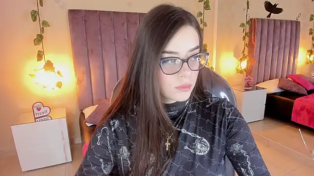 Snapshot of Charlotte_Olsen_ chatting on October 2025 02:07:02 PM Charlotte Olsen online show from October 2025 02:07:02 PM