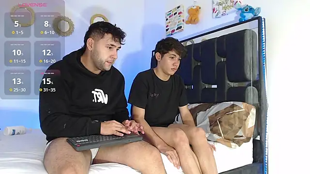 Valerio 22 online show from December 2025 09:09:02 PM