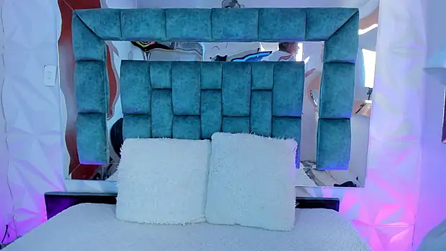 Nanda Vixen online show from February 2025 08:25:01 PM