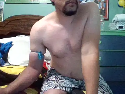 Snapshot of Curved4Pleasure chatting on October 2025 07:33:01 PM Curved4Pleasure online show from October 2025 07:33:01 PM