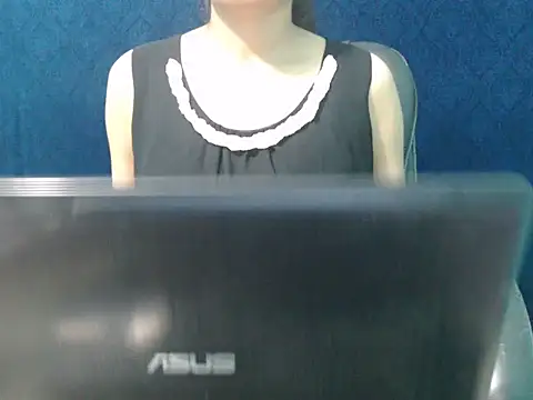 Snapshot of Yashi chatting on September 2025 06:32:02 PM Yashi online show from September 2025 06:32:02 PM
