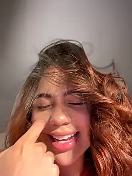 Aryrosee online show from February 2026 07:34:02 PM