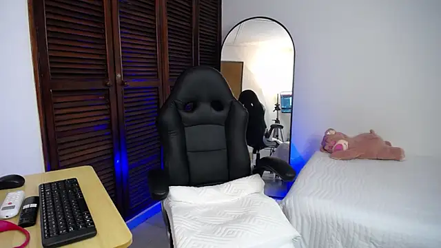 Snapshot of karoll_marquez chatting on January 2025 08:44:01 PM karoll marquez online show from January 2025 08:44:01 PM