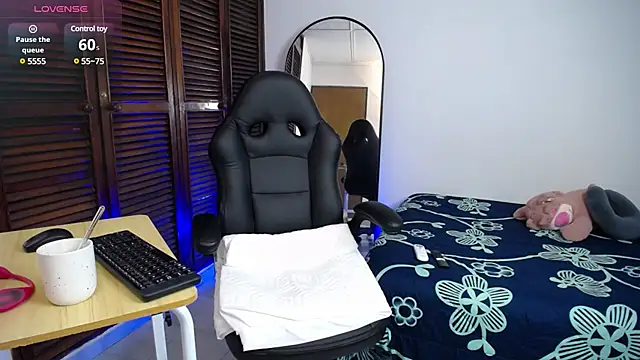 Snapshot of karoll_marquez chatting on March 2025 04:33:02 PM karoll marquez online show from March 2025 04:33:02 PM