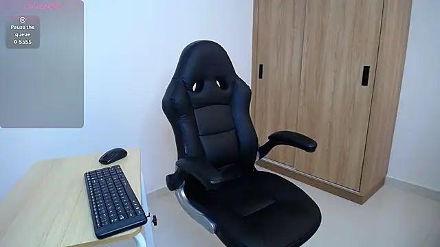 karoll marquez online show from December 2025 03:08:02 PM