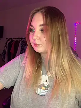 Snapshot of Greeenfriends6969 chatting on February 2025 07:41:02 PM Greeenfriends6969 online show from February 2025 07:41:02 PM