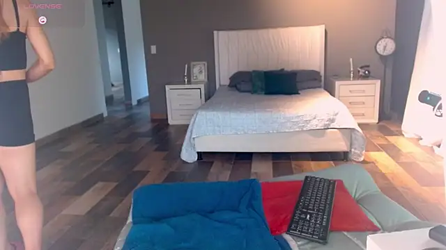 greyslopez online show from December 2024 07:15:02 PM