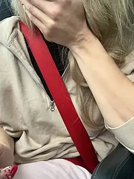 mollywilde online show from February 2025 09:32:01 AM