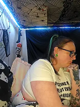 Bunny Cummings online show from November 2025 11:26:01 PM