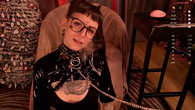 Snapshot of MichaellaMoon chatting on January 2025 02:54:02 AM MichaellaMoon online show from January 2025 02:54:02 AM