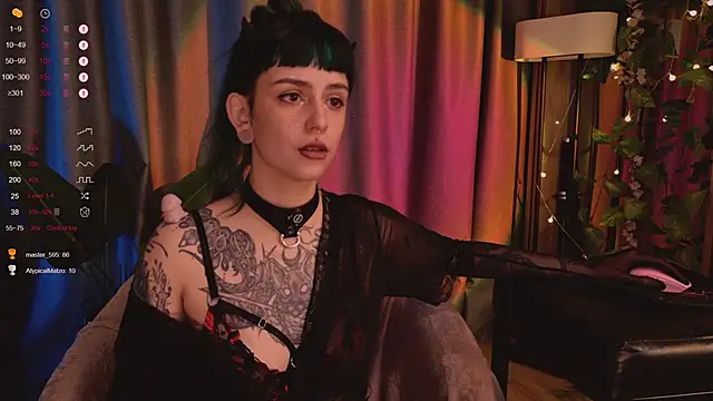 Snapshot of MichaellaMoon chatting on February 2025 01:16:02 AM MichaellaMoon online show from February 2025 01:16:02 AM