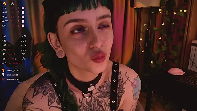 Snapshot of MichaellaMoon chatting on February 2025 04:21:01 AM MichaellaMoon online show from February 2025 04:21:01 AM