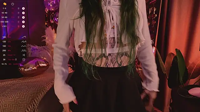 Snapshot of MichaellaMoon chatting on February 2025 04:43:01 AM MichaellaMoon online show from February 2025 04:43:01 AM