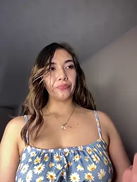 Iris lee online show from September 2025 04:51:02 PM